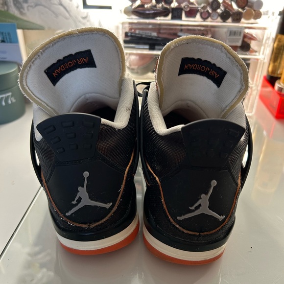 Jordan 4 Starfish size 6.5 women’s - Picture 4 of 6